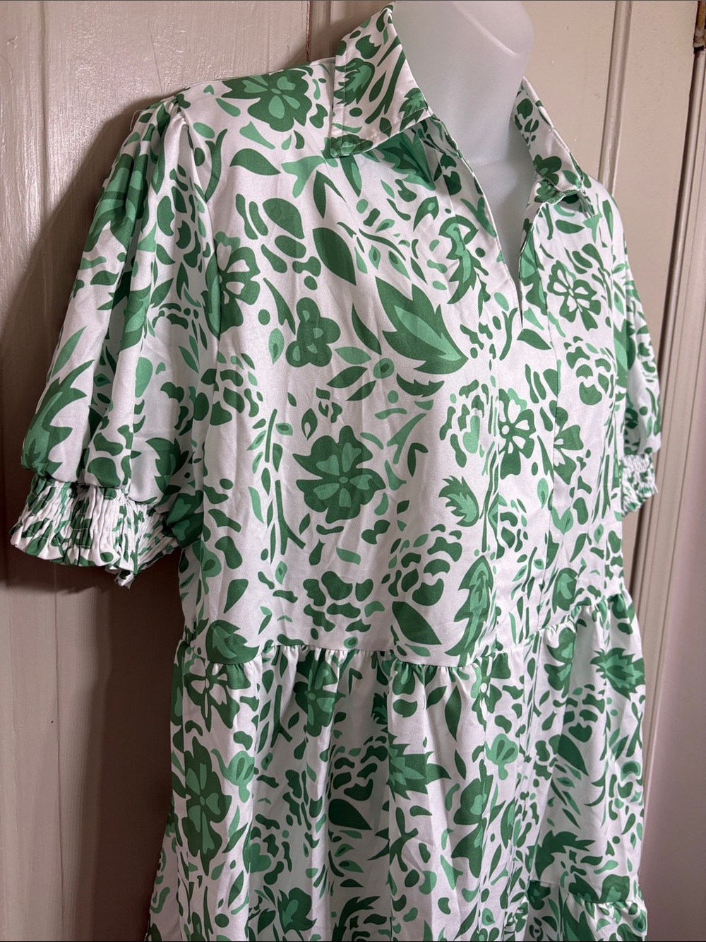 Women’s Green Floral Tiered Shirt Dress - Picture 2 of 8
